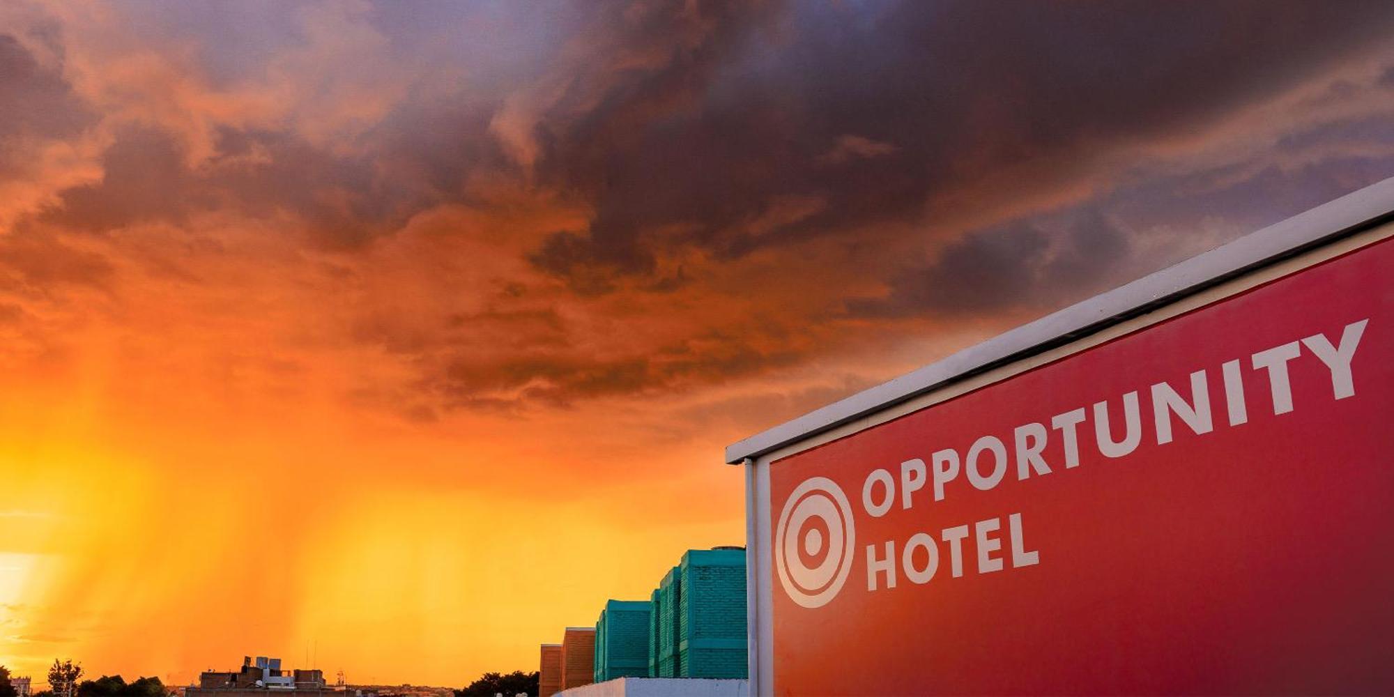 Opportunity Leon Hotell Exteriör bild